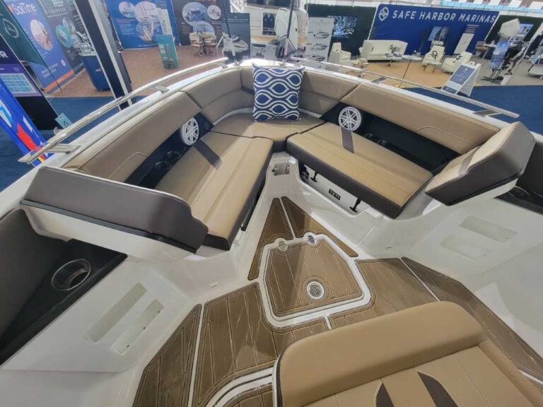 2026 Monterey Elite 30 Twin 300HP Joystick! US-RGFED267J526 [photo 33]